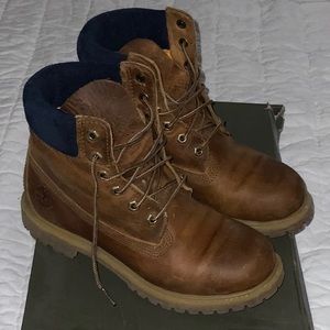 Timberland Leather Boots w/ Blue Suede Collar SZ 8.5 in Women’s